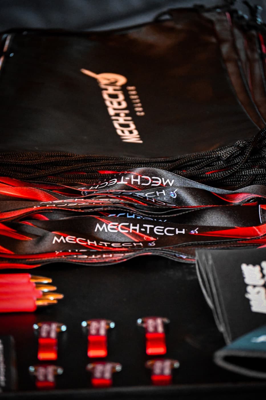 Merchandising de Mech-Tech en el evento